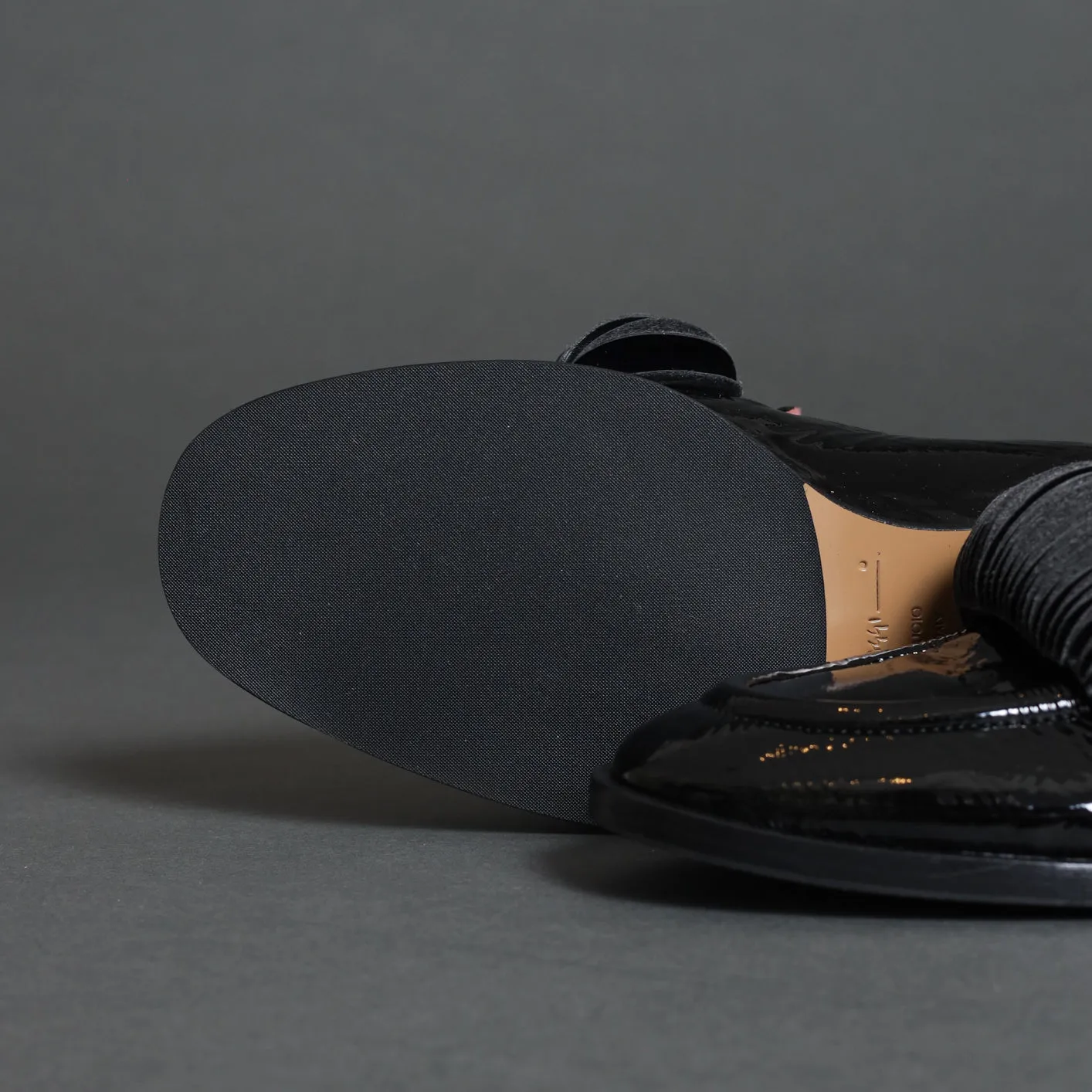 42302 Black