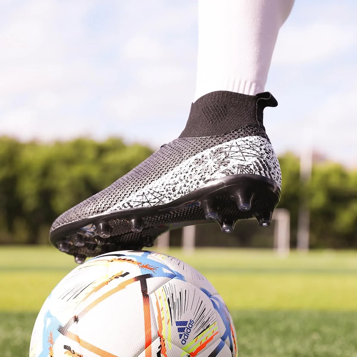 Adult Soccer Cleats Men Lightweight Football Boots Breathable Professional Sneaker Sport Athletic Ground Football Shoes
