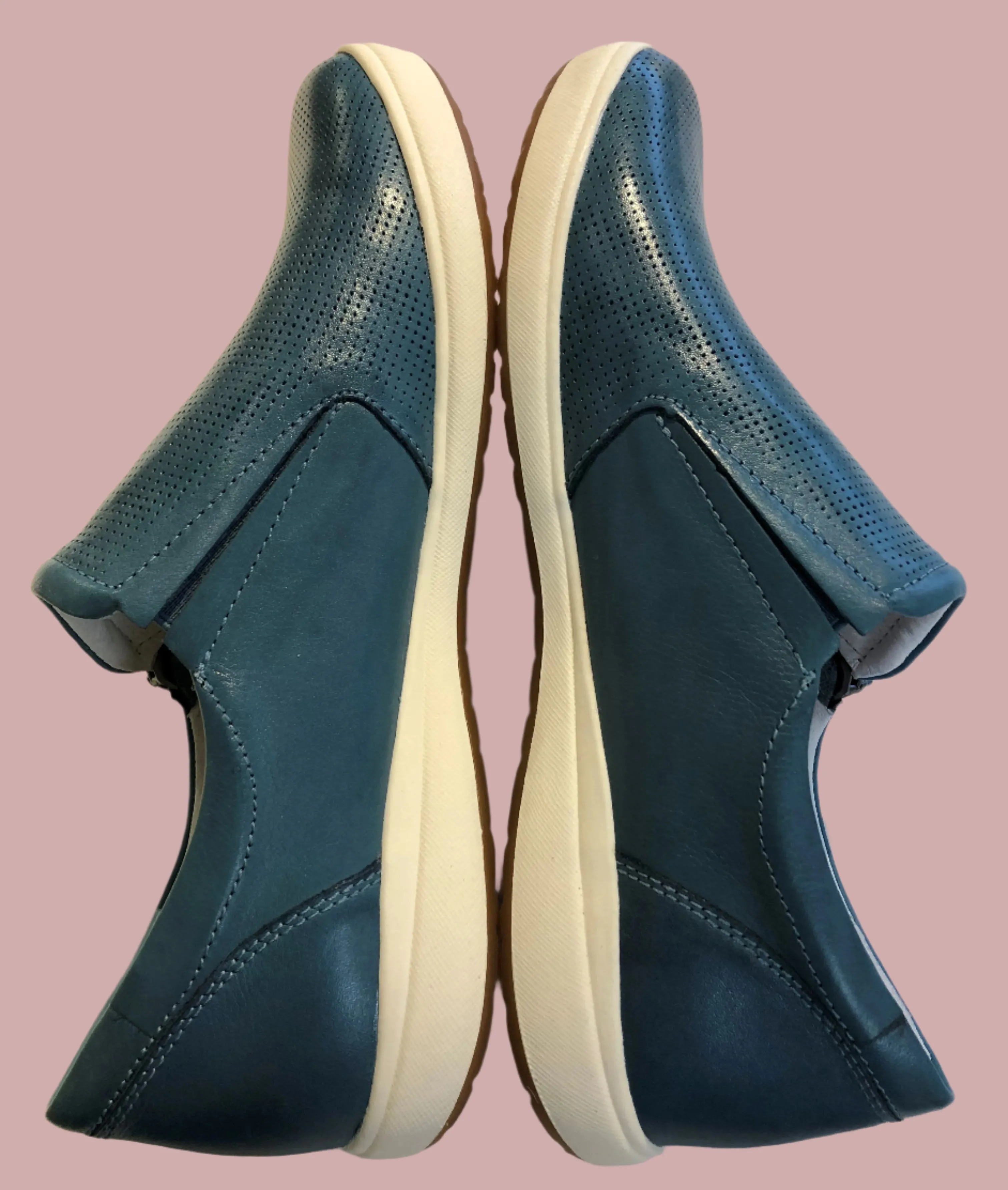 Caren Blue