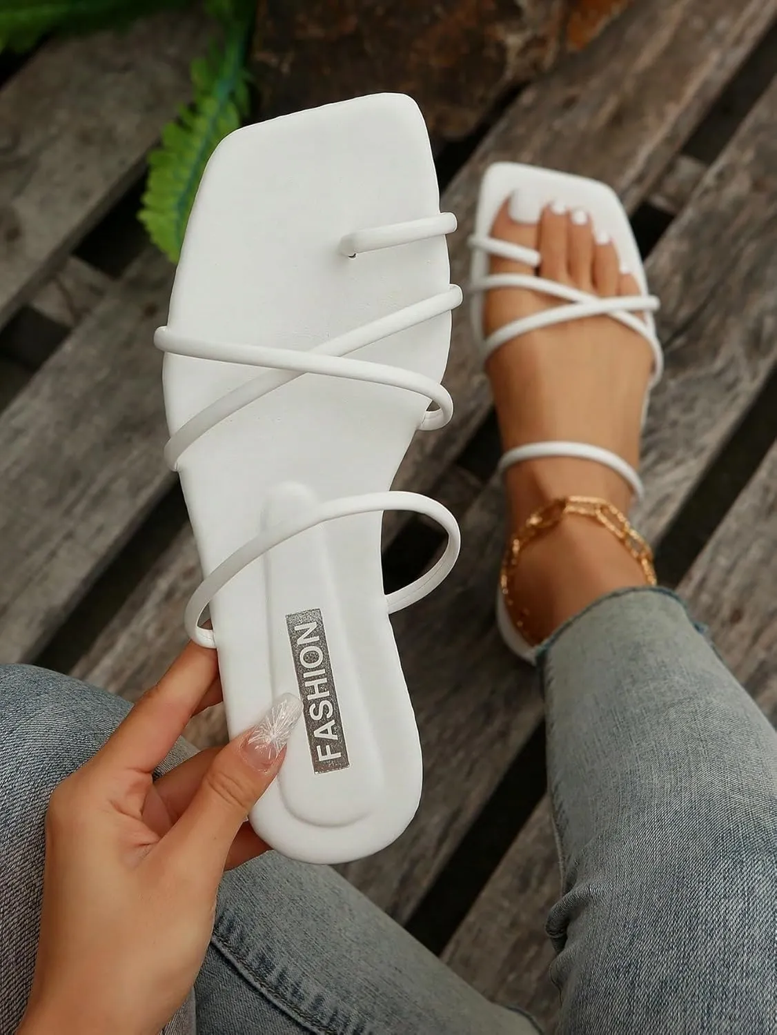 GORGLITTER Women's Cute Strappy Sandals Flat Sandals Toe Ring Summer Slide Sandal Slip on Flip Flops