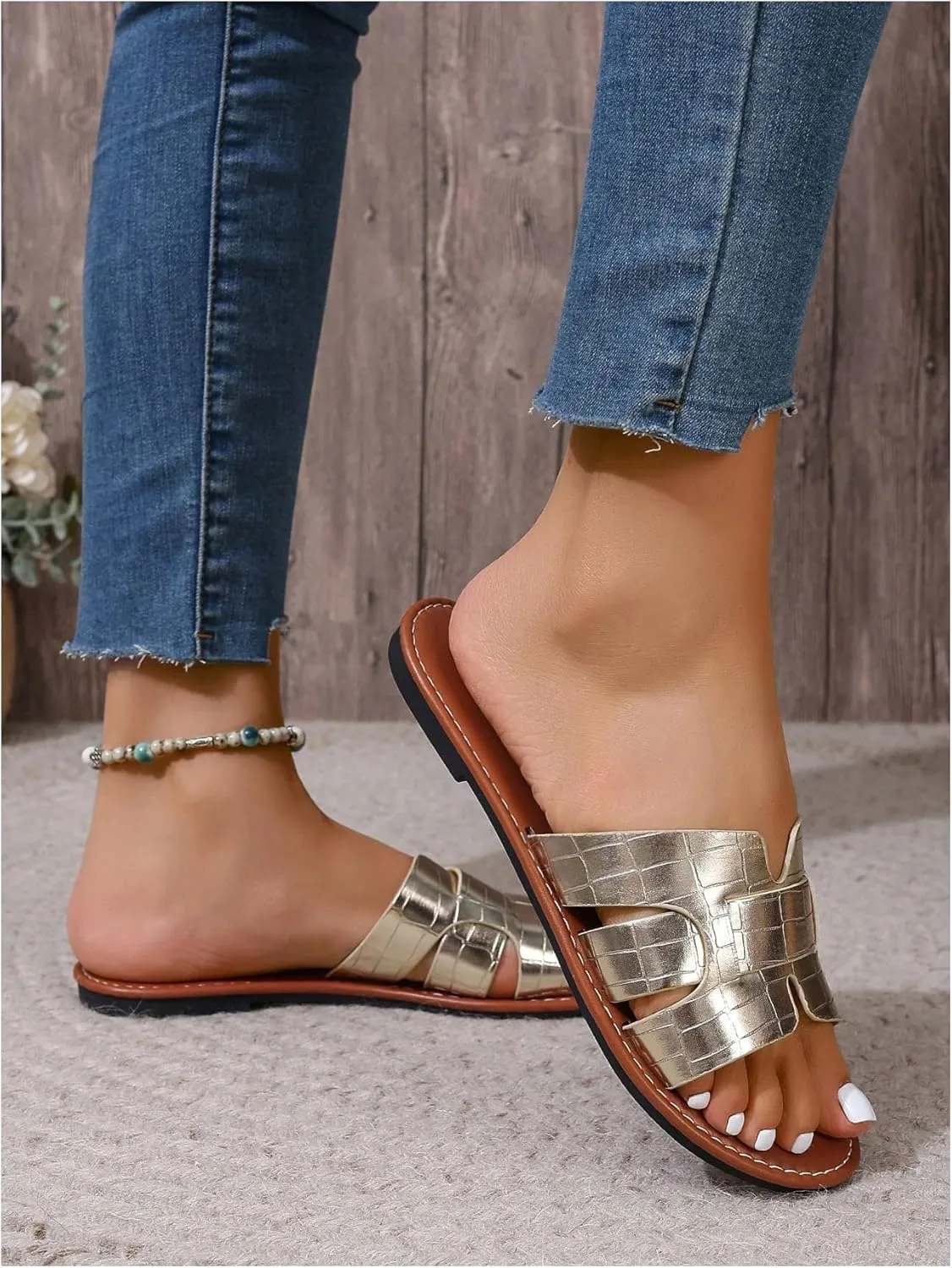GORGLITTER Women's Open Toe Dressy Beach Sandal Trendy 2025 Comfy Flat Slide Summer Sandals
