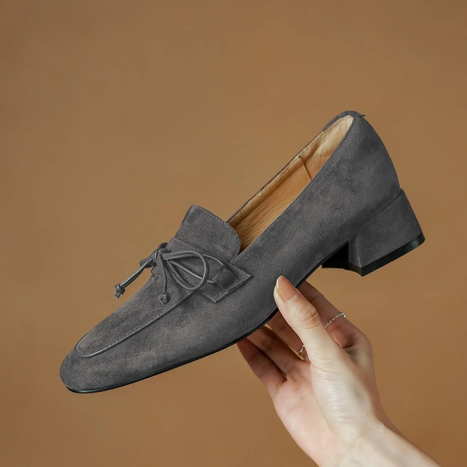MOOMMO Women Chunky Low Heel Loafers Bow Suede Slip On Closed Square Toe Loafer Shoes Oxfords Comfy 1 Inch Block Heels Dress Shoes Pumps Office Work Pumps Vintage Retro Comfy 4-11 M US
