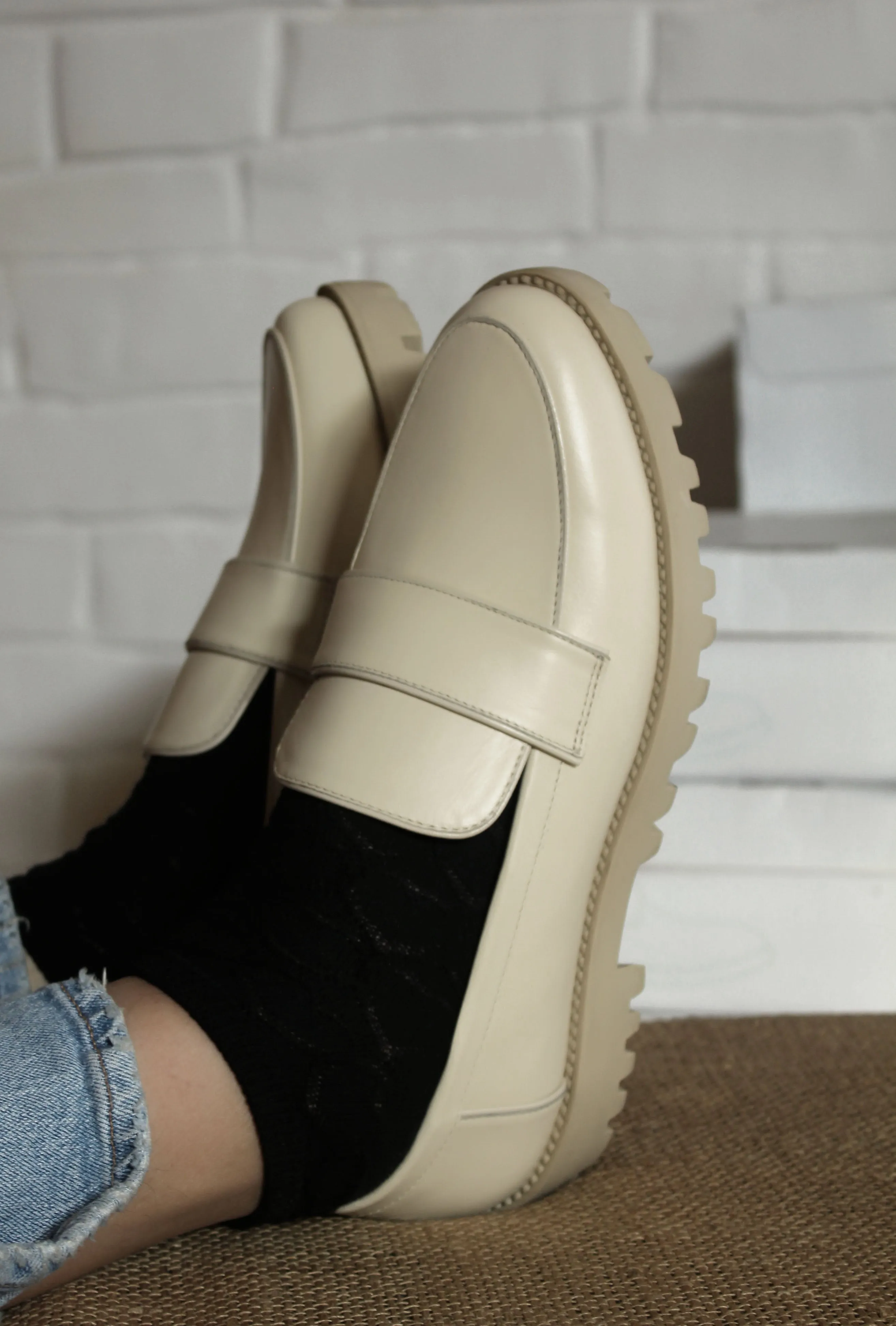Off White Loafer