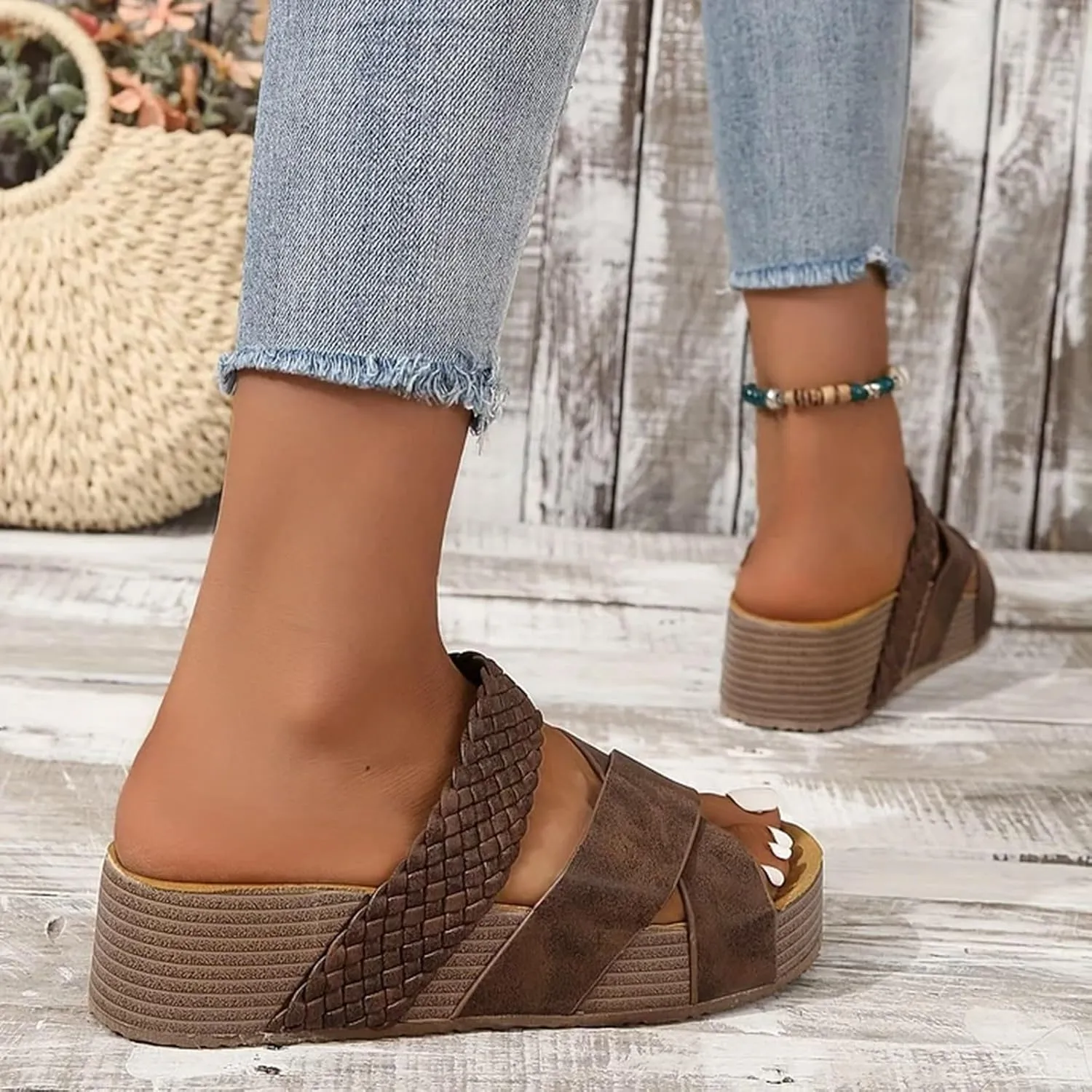 Women's Hollow Wedge Sandals Comfortable Lightweight Cross-strap Woven Texture Beach Slippers Casual Gaiden Slingback Sandal Casual Outings Beach Visits Outdoor Festivals Casual Workplace Shoes