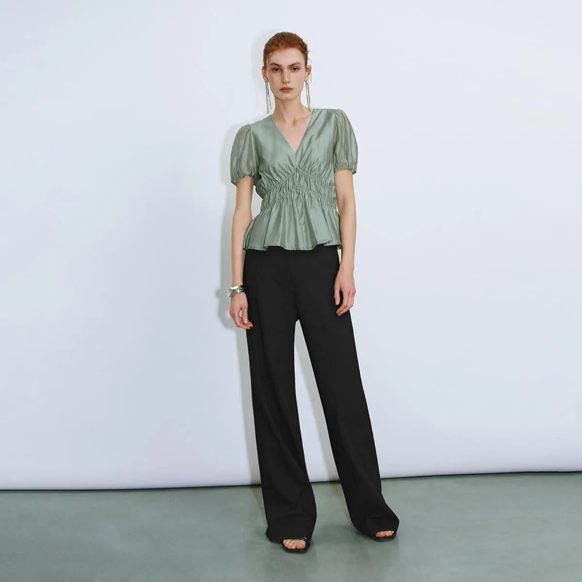 Women's Tops Short Puff Sleeve V Neck Cropped Shirt Casual Lightweight Pullover Blouse Summer